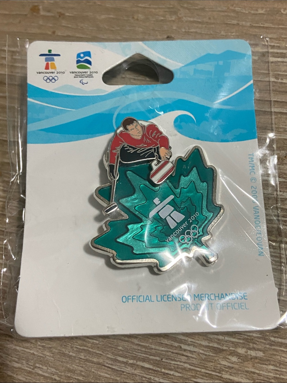 Vancouver 2010 Green Maple Leaf Curling Pin - Official Licensed